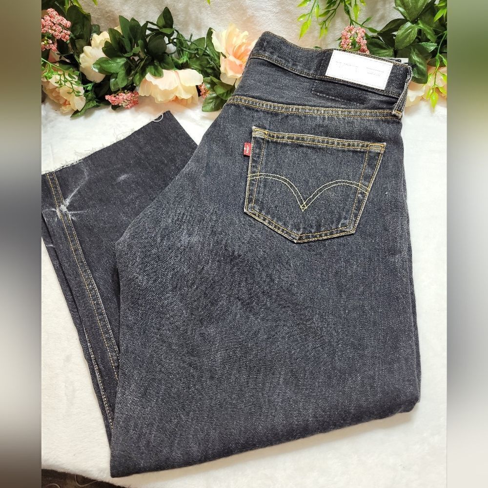 Authentic Levi's Re/ Done High Rise Cut Off Jean - Picture 6 of 11